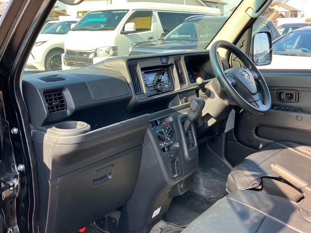 ハイゼットカーゴ デッキバンＧ　ＳＡＩＩＩ　４ＷＤ　ＡＴ　スマートアシスト３　アイドリングストップ　ＣＤ　キーレスエントリー　パワーウインドウ　エアコン　パワステ　横滑り防止装置　衝突被害軽減システム　エコアイドル　電動格納ミラー　オートマ（16枚目）