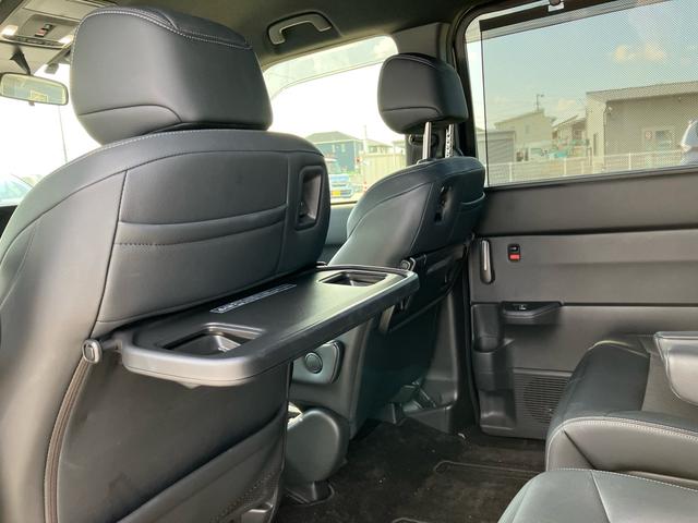 ステップワゴン ｅ：ＨＥＶスパーダ　７人乗り　マルチビューカメラシステム　ギャザーズナビ　ブラインドスポットインフォメーション　ホンダセンシング　メモリー機能付パワーテールゲート　シートヒーター　ドラレコ　ＥＴＣ　両側パワースライドドア（16枚目）