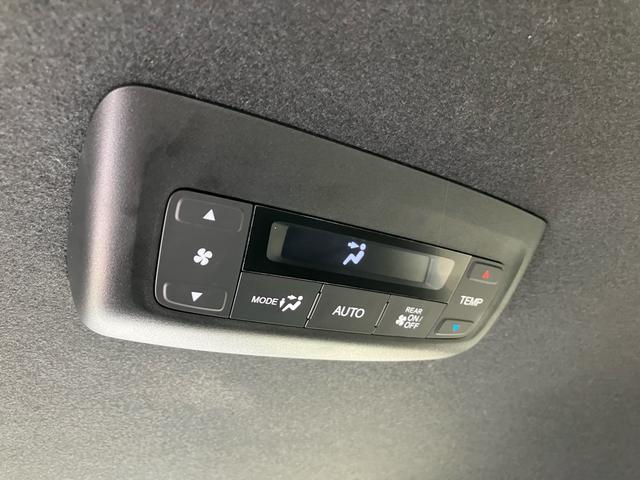 ステップワゴン ｅ：ＨＥＶスパーダ　７人乗り　マルチビューカメラシステム　ギャザーズナビ　ブラインドスポットインフォメーション　ホンダセンシング　メモリー機能付パワーテールゲート　シートヒーター　ドラレコ　ＥＴＣ　両側パワースライドドア（18枚目）