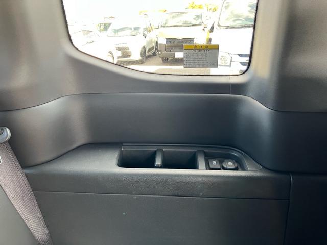 ステップワゴン ｅ：ＨＥＶスパーダ　７人乗り　マルチビューカメラシステム　ギャザーズナビ　ブラインドスポットインフォメーション　ホンダセンシング　メモリー機能付パワーテールゲート　シートヒーター　ドラレコ　ＥＴＣ　両側パワースライドドア（26枚目）