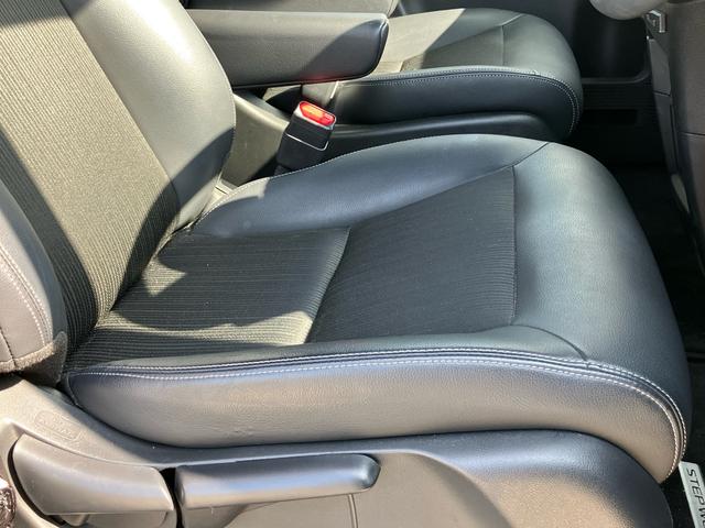 ステップワゴン ｅ：ＨＥＶスパーダ　７人乗り　マルチビューカメラシステム　ギャザーズナビ　ブラインドスポットインフォメーション　ホンダセンシング　メモリー機能付パワーテールゲート　シートヒーター　ドラレコ　ＥＴＣ　両側パワースライドドア（31枚目）