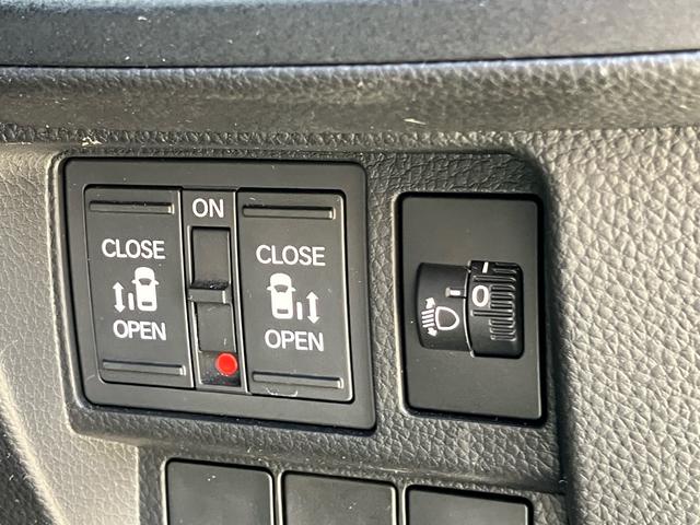 ステップワゴン ｅ：ＨＥＶスパーダ　７人乗り　マルチビューカメラシステム　ギャザーズナビ　ブラインドスポットインフォメーション　ホンダセンシング　メモリー機能付パワーテールゲート　シートヒーター　ドラレコ　ＥＴＣ　両側パワースライドドア（35枚目）