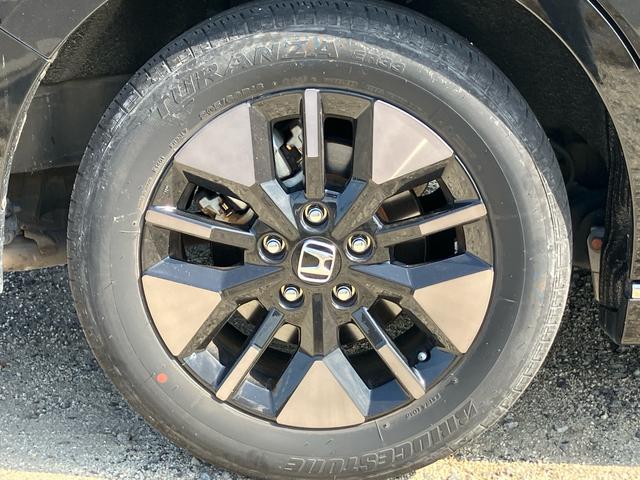 ステップワゴン ｅ：ＨＥＶスパーダ　７人乗り　マルチビューカメラシステム　ギャザーズナビ　ブラインドスポットインフォメーション　ホンダセンシング　メモリー機能付パワーテールゲート　シートヒーター　ドラレコ　ＥＴＣ　両側パワースライドドア（54枚目）