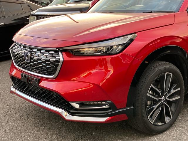 ヴェゼル ｅ：ＨＥＶ　Ｚ　ギャザーズナビ　Ｂｌｕｅｔｏｏｔｈ　バックモニター　フルセグＴＶ　ドライブレコーダー　電動リアゲート　アダプティブクルーズコントロール　ＥＴＣ　ブラインドスポットモニター　パドルシフト　シートヒーター（7枚目）