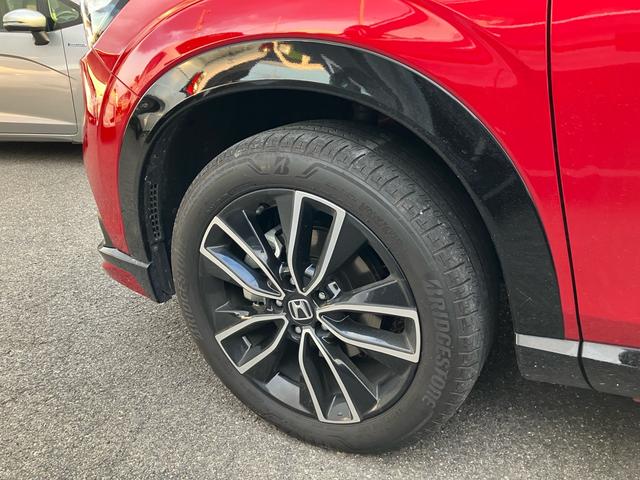 ヴェゼル ｅ：ＨＥＶ　Ｚ　ギャザーズナビ　Ｂｌｕｅｔｏｏｔｈ　バックモニター　フルセグＴＶ　ドライブレコーダー　電動リアゲート　アダプティブクルーズコントロール　ＥＴＣ　ブラインドスポットモニター　パドルシフト　シートヒーター（14枚目）