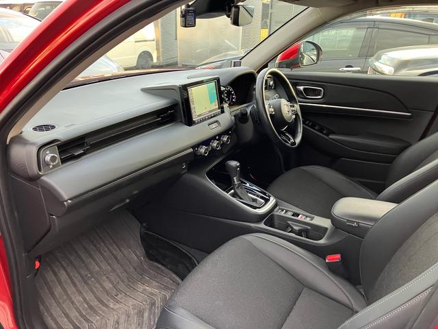 ヴェゼル ｅ：ＨＥＶ　Ｚ　ギャザーズナビ　Ｂｌｕｅｔｏｏｔｈ　バックモニター　フルセグＴＶ　ドライブレコーダー　電動リアゲート　アダプティブクルーズコントロール　ＥＴＣ　ブラインドスポットモニター　パドルシフト　シートヒーター（17枚目）