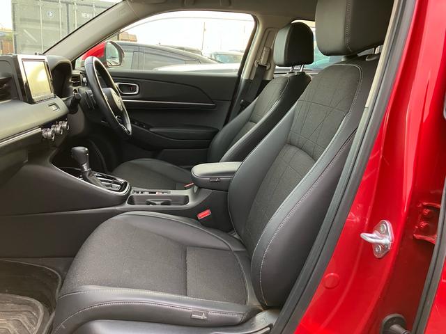 ヴェゼル ｅ：ＨＥＶ　Ｚ　ギャザーズナビ　Ｂｌｕｅｔｏｏｔｈ　バックモニター　フルセグＴＶ　ドライブレコーダー　電動リアゲート　アダプティブクルーズコントロール　ＥＴＣ　ブラインドスポットモニター　パドルシフト　シートヒーター（18枚目）