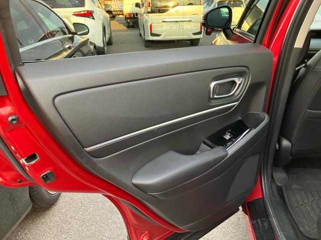 ヴェゼル ｅ：ＨＥＶ　Ｚ　ギャザーズナビ　Ｂｌｕｅｔｏｏｔｈ　バックモニター　フルセグＴＶ　ドライブレコーダー　電動リアゲート　アダプティブクルーズコントロール　ＥＴＣ　ブラインドスポットモニター　パドルシフト　シートヒーター（19枚目）