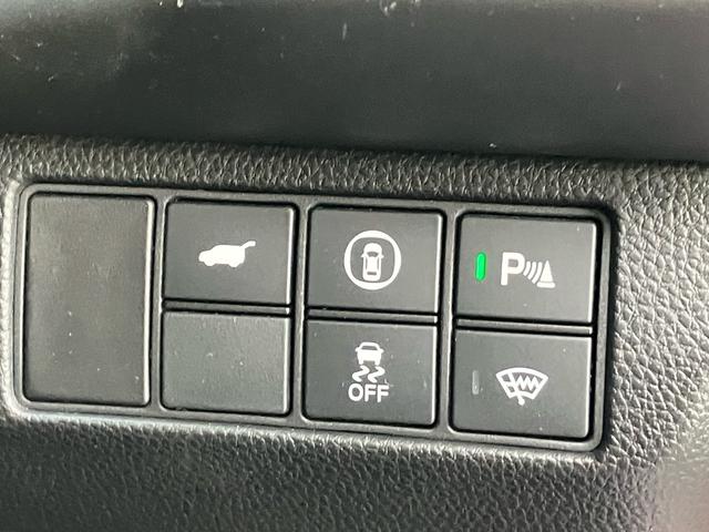 ヴェゼル ｅ：ＨＥＶ　Ｚ　ギャザーズナビ　Ｂｌｕｅｔｏｏｔｈ　バックモニター　フルセグＴＶ　ドライブレコーダー　電動リアゲート　アダプティブクルーズコントロール　ＥＴＣ　ブラインドスポットモニター　パドルシフト　シートヒーター（31枚目）