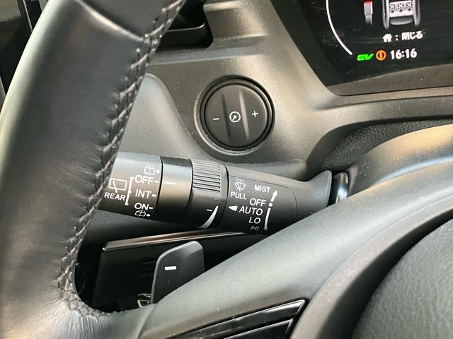 ヴェゼル ｅ：ＨＥＶ　Ｚ　ギャザーズナビ　Ｂｌｕｅｔｏｏｔｈ　バックモニター　フルセグＴＶ　ドライブレコーダー　電動リアゲート　アダプティブクルーズコントロール　ＥＴＣ　ブラインドスポットモニター　パドルシフト　シートヒーター（35枚目）