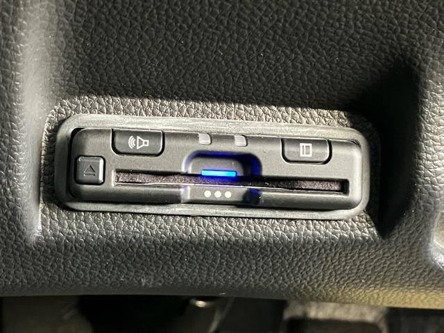 ヴェゼル ｅ：ＨＥＶ　Ｚ　ギャザーズナビ　Ｂｌｕｅｔｏｏｔｈ　バックモニター　フルセグＴＶ　ドライブレコーダー　電動リアゲート　アダプティブクルーズコントロール　ＥＴＣ　ブラインドスポットモニター　パドルシフト　シートヒーター（40枚目）