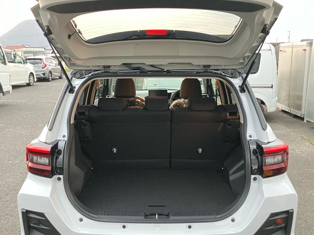 ライズ Ｚ　登録済未使用車　４ＷＤ　ディスプレイオーディオ　アラウンドビューモニター　シートヒーター　衝突被害軽減システム　アイドリングストップ　アダプティブクルーズコントロール　Ｂｌｕｅｔｏｏｔｈ　フルセグＴＶ（12枚目）