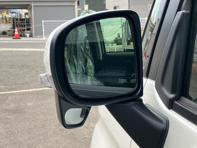 ルーミー カスタムG-T 登録済未使用車 ディスプレイオーディオ アラウンドビューモニター HDMI Bluetooth 両側パワースライドドア フルセグTV シートバックテーブル リアサンシェード シートヒーター クルコン(17枚目)