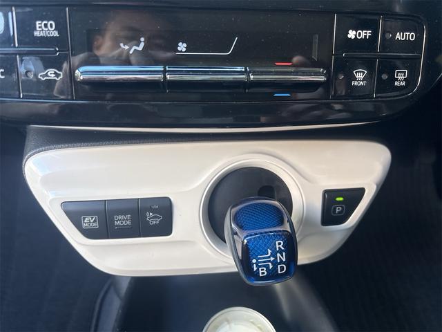 プリウス Ｓセーフティプラス　ナビ　テレビ　バックモニター　セーフティセンス　スマートキー　ＬＥＤヘッドライト　ＥＴＣ　Ｂｌｕｅｔｏｏｔｈ　電動格納ミラー（11枚目）