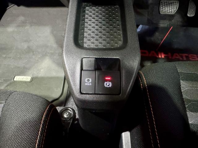 タフト G スカイフィールトップ シートヒーター バックカメラ 盗難警報装着車 LEDヘッドライトフォグランプ 純正アルミホイール 社外ナビ オートライト 電動格納ミラー 電子パーキング オートエアコン ワンセグ(34枚目)