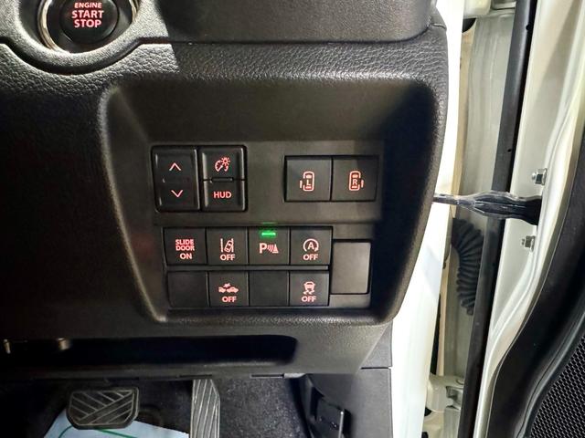 両側電動スライドドアで運転席からの開け閉めも可能です♪