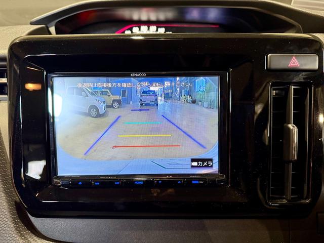 バックモニター装備！駐車の際も安心です〇