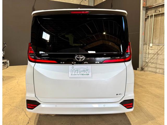 ノア ハイブリッドS-Z マイナーチェンジ後 全周囲モニター 両側電動スライドドア ユニバーサルステップ ディスプレイオーディオ フリップダウンモニターデジタルインナーミラー オットマン ETC2.0 ステアリングヒーター(12枚目)