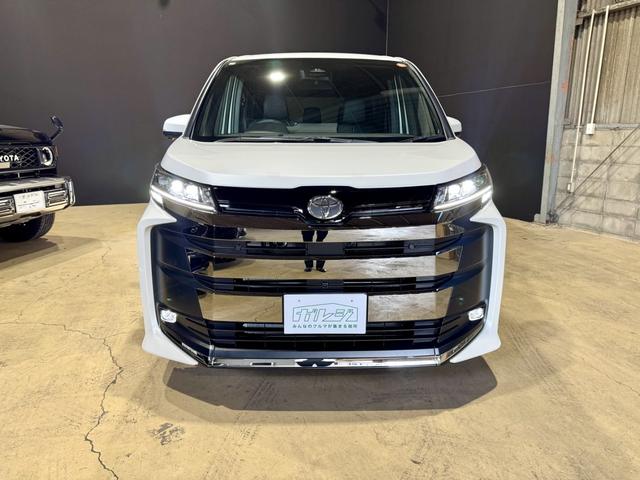 ノア ハイブリッドS-Z マイナーチェンジ後 全周囲モニター 両側電動スライドドア ユニバーサルステップ ディスプレイオーディオ フリップダウンモニターデジタルインナーミラー オットマン ETC2.0 ステアリングヒーター(24枚目)