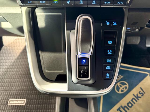 ノア ハイブリッドS-Z マイナーチェンジ後 全周囲モニター 両側電動スライドドア ユニバーサルステップ ディスプレイオーディオ フリップダウンモニターデジタルインナーミラー オットマン ETC2.0 ステアリングヒーター(41枚目)