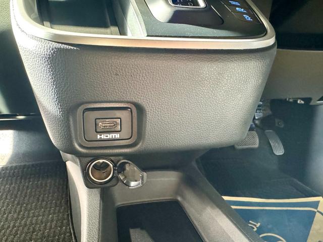 ノア ハイブリッドS-Z マイナーチェンジ後 全周囲モニター 両側電動スライドドア ユニバーサルステップ ディスプレイオーディオ フリップダウンモニターデジタルインナーミラー オットマン ETC2.0 ステアリングヒーター(43枚目)