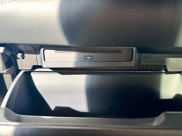 ノア ハイブリッドS-Z マイナーチェンジ後 全周囲モニター 両側電動スライドドア ユニバーサルステップ ディスプレイオーディオ フリップダウンモニターデジタルインナーミラー オットマン ETC2.0 ステアリングヒーター(46枚目)