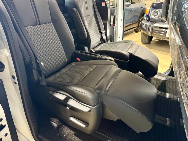 ノア ハイブリッドS-Z マイナーチェンジ後 全周囲モニター 両側電動スライドドア ユニバーサルステップ ディスプレイオーディオ フリップダウンモニターデジタルインナーミラー オットマン ETC2.0 ステアリングヒーター(52枚目)