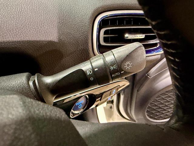 プリウス Ｓツーリングセレクション　純正９インチナビ　ＥＴＣ　ドラレコ前　クルーズコントローラー　トヨタセーフティーセンス　ＬＥＤヘッドライト・フォグランプ　純正マット　バイザー　純正１７インチアルミホイール　社外エアロ（32枚目）