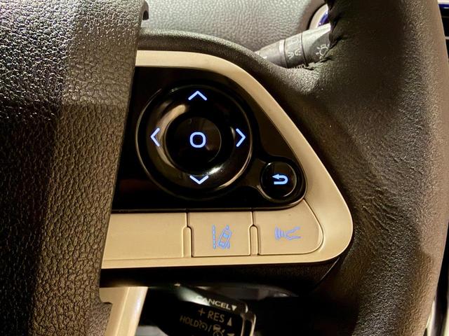 プリウス Ｓツーリングセレクション　純正９インチナビ　ＥＴＣ　ドラレコ前　クルーズコントローラー　トヨタセーフティーセンス　ＬＥＤヘッドライト・フォグランプ　純正マット　バイザー　純正１７インチアルミホイール　社外エアロ（34枚目）