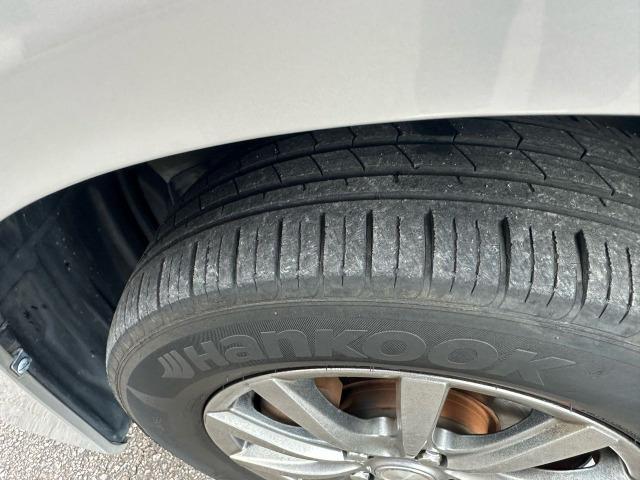 ヴォクシー Ｘ　Ｌエディション　ＥＴＣ／バックカメラ／フルセグテレビ／ナビゲーション／ＣＤ／ＤＶＤ再生／両側電動スライド・片側電動ドア／キーレスキー／ダブルエアコン／運転席・助手席エアバック（14枚目）