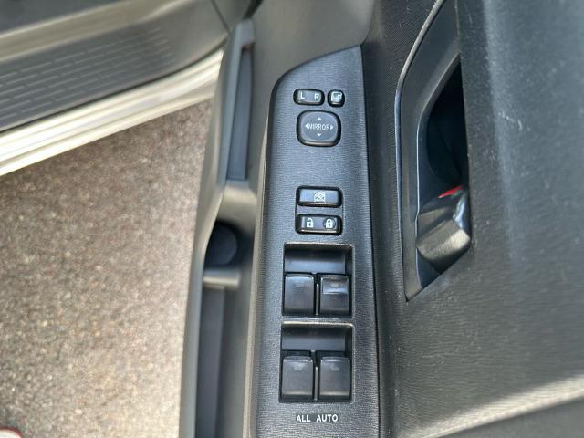 ヴォクシー Ｘ　Ｌエディション　ＥＴＣ／バックカメラ／フルセグテレビ／ナビゲーション／ＣＤ／ＤＶＤ再生／両側電動スライド・片側電動ドア／キーレスキー／ダブルエアコン／運転席・助手席エアバック（24枚目）