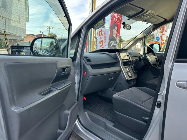 ヴォクシー Ｘ　Ｌエディション　ＥＴＣ／バックカメラ／フルセグテレビ／ナビゲーション／ＣＤ／ＤＶＤ再生／両側電動スライド・片側電動ドア／キーレスキー／ダブルエアコン／運転席・助手席エアバック（38枚目）