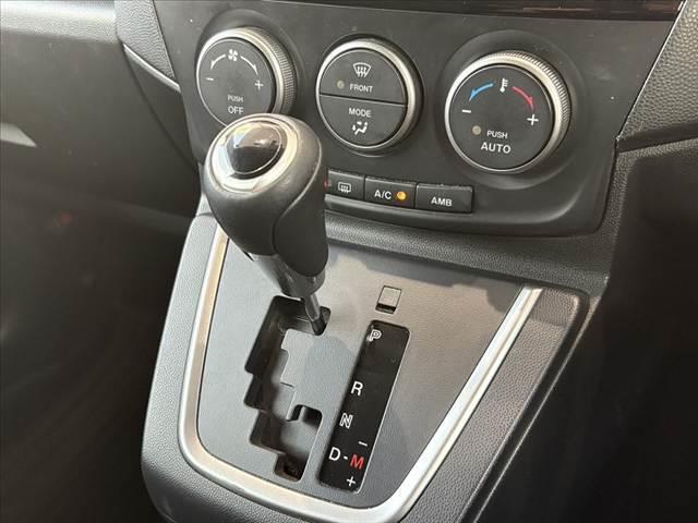 プレマシー 　ナビ　Ｂモニ　電スラ　ＨＩＤヘッドランプ　ＢＴオーディオ　フルセグ　オートライト　横滑防止　ＥＴＣ　スマートキー　　革巻きステア　チルトステア　シートリフター　ｉ－ＳＴＯＰ　プライバシーガラス（29枚目）