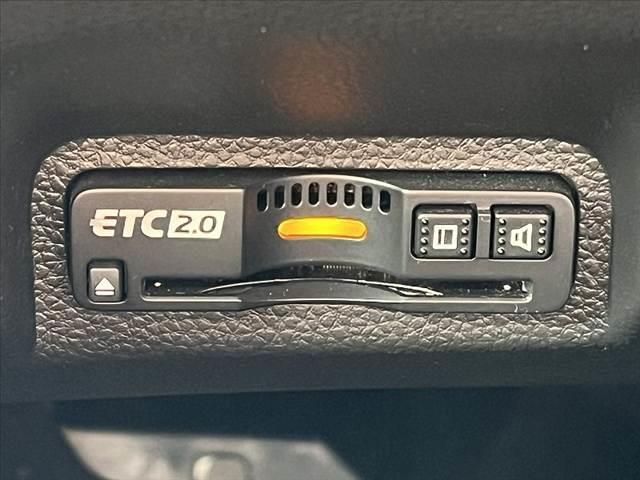 ヴェゼル ｅ：ＨＥＶ　Ｘ　禁煙　純正９型ナビ　Ｂモニタ　ワイヤレス充電　ＥＴＣ２．０　フルセグ　ＢＴ　ホンダセンシング　ＬＥＤヘッド　Ａライト　１６インチＡＷ　スマートキ　Ｐスタート　電子Ｐ　Ａホールド　パドルシフト（5枚目）