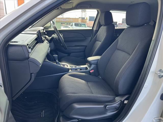 ヴェゼル ｅ：ＨＥＶ　Ｘ　禁煙　純正９型ナビ　Ｂモニタ　ワイヤレス充電　ＥＴＣ２．０　フルセグ　ＢＴ　ホンダセンシング　ＬＥＤヘッド　Ａライト　１６インチＡＷ　スマートキ　Ｐスタート　電子Ｐ　Ａホールド　パドルシフト（17枚目）