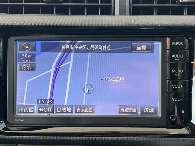 アクア Ｇ　禁煙車　ＬＥＤヘッド　純正ナビ　Ｂモニタ　ＥＴＣ　地デジ　ＢＴ　ＣＤ　ステリモ　ＬＥＤフォグ　クルコン　リモコンキー　革巻きステアリング　リアスポイラー　Ｐガラス　シートリフタ　アームレスト（3枚目）