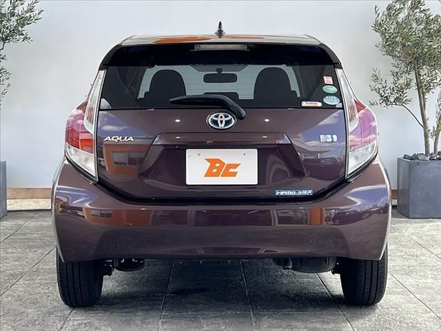 アクア Ｇ　禁煙車　ＬＥＤヘッド　純正ナビ　Ｂモニタ　ＥＴＣ　地デジ　ＢＴ　ＣＤ　ステリモ　ＬＥＤフォグ　クルコン　リモコンキー　革巻きステアリング　リアスポイラー　Ｐガラス　シートリフタ　アームレスト（13枚目）