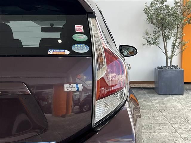 アクア Ｇ　禁煙車　ＬＥＤヘッド　純正ナビ　Ｂモニタ　ＥＴＣ　地デジ　ＢＴ　ＣＤ　ステリモ　ＬＥＤフォグ　クルコン　リモコンキー　革巻きステアリング　リアスポイラー　Ｐガラス　シートリフタ　アームレスト（38枚目）