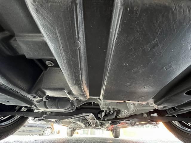 アクア Ｇ　禁煙車　ＬＥＤヘッド　純正ナビ　Ｂモニタ　ＥＴＣ　地デジ　ＢＴ　ＣＤ　ステリモ　ＬＥＤフォグ　クルコン　リモコンキー　革巻きステアリング　リアスポイラー　Ｐガラス　シートリフタ　アームレスト（44枚目）