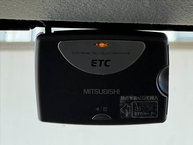 スペーシア ハイブリッドＧ　禁煙車　ナビ　Ｂモニタ　フルセグ　ＢＴ　ＤＶＤ　ＥＴＣ　スマートキー　Ｐスター　Ａストップ　Ａライト　ＡＢＳ　両側スライドドア　ＳＲＳエアバック　アームレスト　ＣＤ　バニティミラ　左右独立スライド（6枚目）