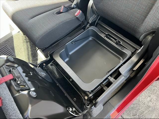 スペーシア ハイブリッドＧ　禁煙車　ナビ　Ｂモニタ　フルセグ　ＢＴ　ＤＶＤ　ＥＴＣ　スマートキー　Ｐスター　Ａストップ　Ａライト　ＡＢＳ　両側スライドドア　ＳＲＳエアバック　アームレスト　ＣＤ　バニティミラ　左右独立スライド（32枚目）