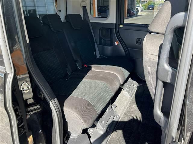 ルーミー カスタムＧ－Ｔ　９インチナビ　パノラミックビュー　両電スラ　スマアシ３　クルーズコントロール　ＢＴオーディオ　フルセグ　Ａライト　Ａストップ　ＥＴＣ　電子パーキング　シートリフター　フォグ　ＳＲＳエアバッグ（18枚目）