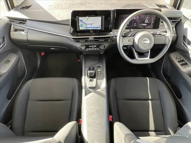 ノート S 社外ナビ スマートキー ETC Aライト Pスタート シートリフター ヘッドライトレベライザー 電子パーキング ブレーキホールド リアワイパー ハロゲンヘッドライト SRSエアバッグ(2枚目)