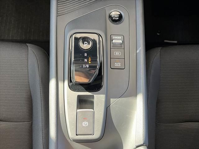 ノート S 社外ナビ スマートキー ETC Aライト Pスタート シートリフター ヘッドライトレベライザー 電子パーキング ブレーキホールド リアワイパー ハロゲンヘッドライト SRSエアバッグ(6枚目)