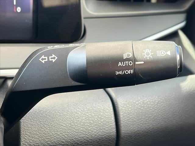 ノート S 社外ナビ スマートキー ETC Aライト Pスタート シートリフター ヘッドライトレベライザー 電子パーキング ブレーキホールド リアワイパー ハロゲンヘッドライト SRSエアバッグ(7枚目)