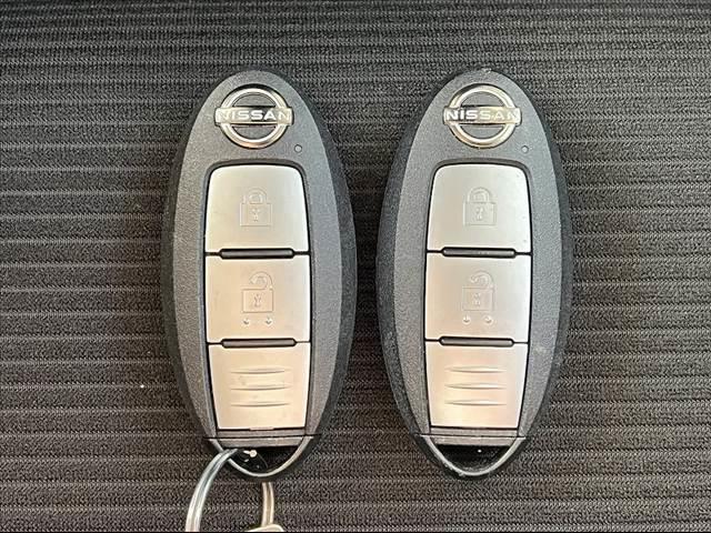 ノート S 社外ナビ スマートキー ETC Aライト Pスタート シートリフター ヘッドライトレベライザー 電子パーキング ブレーキホールド リアワイパー ハロゲンヘッドライト SRSエアバッグ(30枚目)