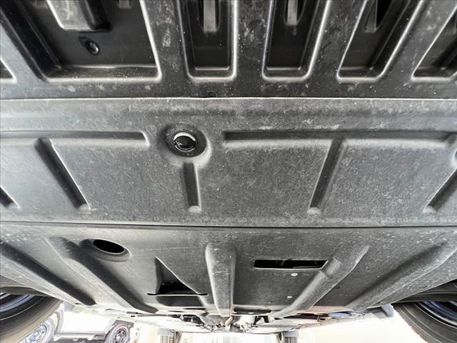 ノート S 社外ナビ スマートキー ETC Aライト Pスタート シートリフター ヘッドライトレベライザー 電子パーキング ブレーキホールド リアワイパー ハロゲンヘッドライト SRSエアバッグ(43枚目)