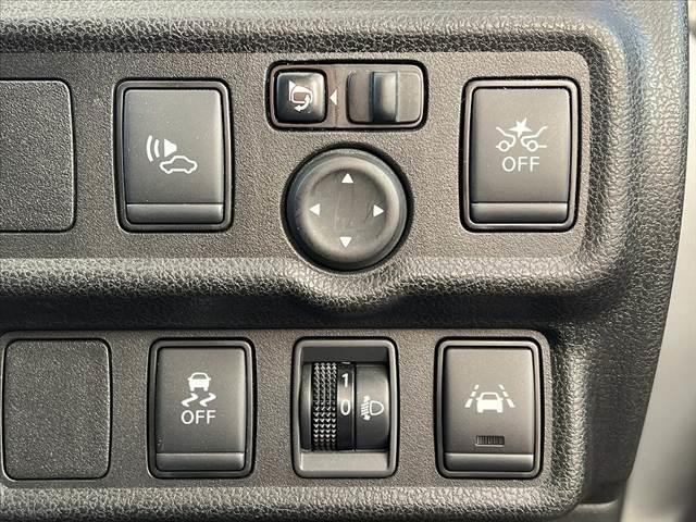 ノート e-パワー B アラウンドビューモニタ インテリジェントツームミラー CD エマブレ 車線逸脱警報 踏み間違い防止 FRバックソナー ETC AUX FM AM Pガラス Aライト Rワイパー インテリジェントキ(5枚目)