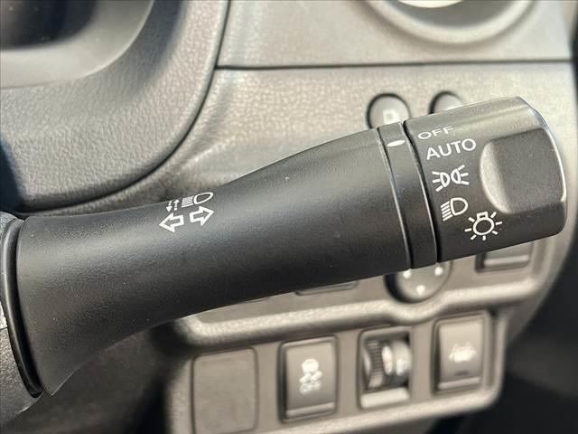 ノート e-パワー B アラウンドビューモニタ インテリジェントツームミラー CD エマブレ 車線逸脱警報 踏み間違い防止 FRバックソナー ETC AUX FM AM Pガラス Aライト Rワイパー インテリジェントキ(6枚目)