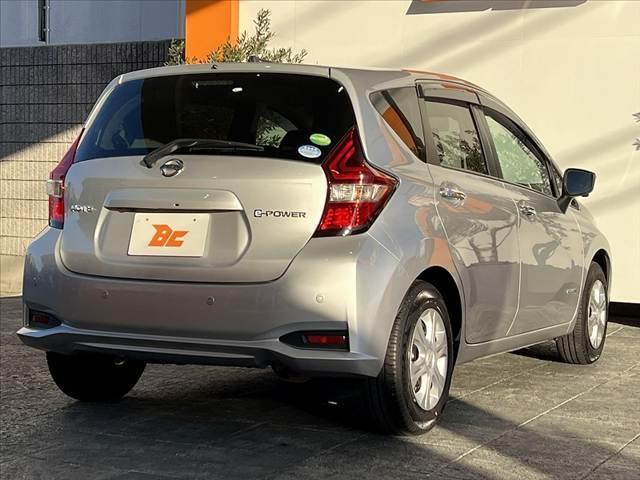 ノート e-パワー B アラウンドビューモニタ インテリジェントツームミラー CD エマブレ 車線逸脱警報 踏み間違い防止 FRバックソナー ETC AUX FM AM Pガラス Aライト Rワイパー インテリジェントキ(15枚目)